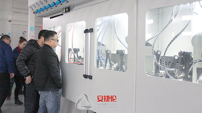 機械手涂膠機