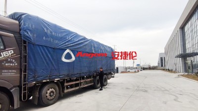 【自動浸膠機發貨】四川汽車零部件橡塑制品客戶