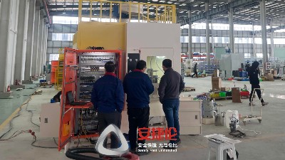 塑膠制品客戶驗收噴涂設備—安捷倫ZP40型自動噴膠機