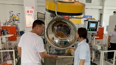 【客戶(hù)參觀(guān)】美國(guó)橡膠減震客戶(hù)來(lái)訪(fǎng)參觀(guān)安捷倫全自動(dòng)滾噴機(jī)