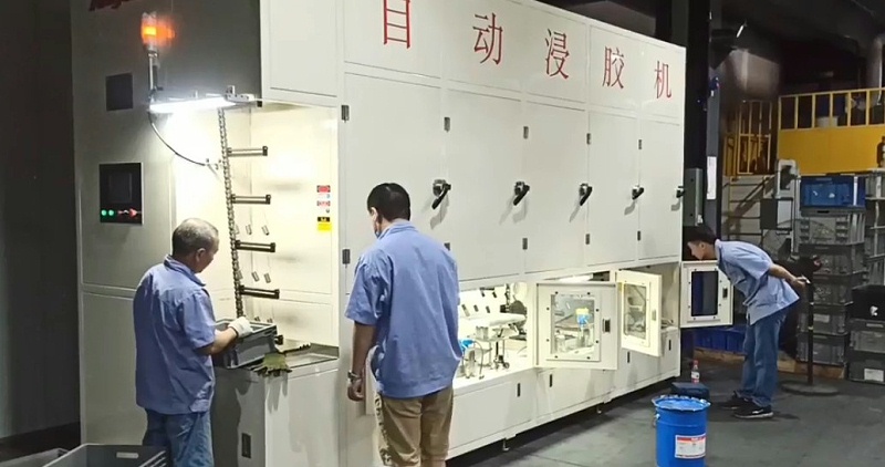 客戶現(xiàn)場浸膠機